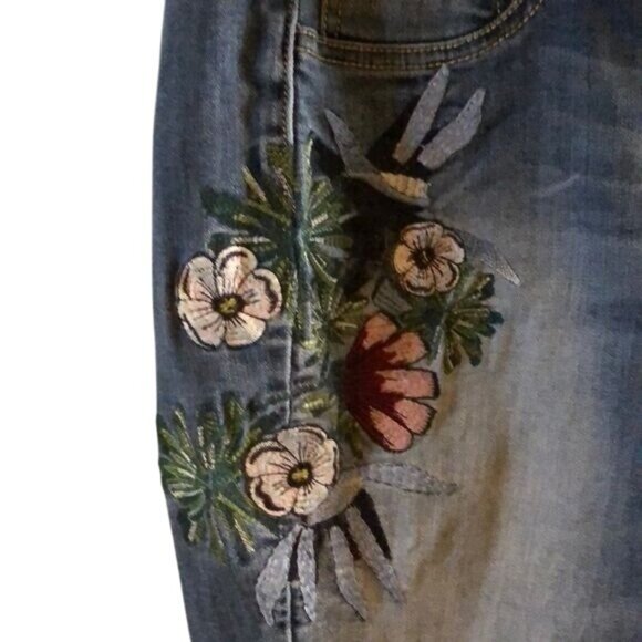 NWOT Women’s INC Embroidered Floral Jeans, Size 10P, Medium Wash - Picture 3 of 8